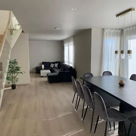 Villa Moderne Og Skjermet Enebolig I Idylliske