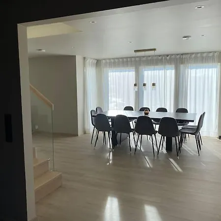 Villa Moderne Og Skjermet Enebolig I Idylliske